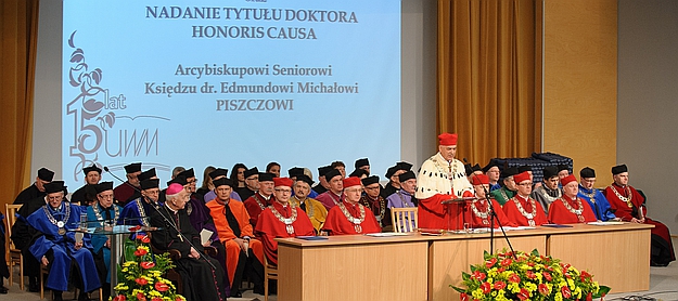 Promocje doktorskie. Doktorat h.c. abp Edmund Piszcz 2014 r.